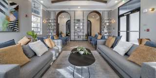 Azola South Tampa - Apartment & Townhome Gallery 7