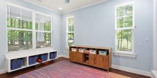 1041 Scenic Boulevard Gallery 5