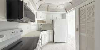 2000 Presidential Way Gallery 13