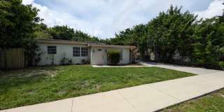 Pompano Beach Rental: 3 Bedrooms + Flexible Den - NO HOA - MOVE IN TODAY! Gallery 1