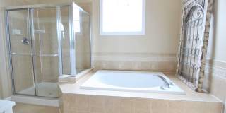 Spacious Home in Port Potomac Gallery 21