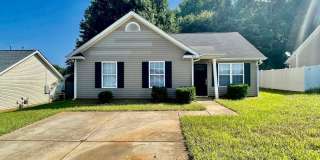 This lovely three bedroom two bath home in Charlotte, NC This lovely three bedroom two bath home in Charlotte, NC Gallery 1