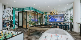 Ren Gallery 68