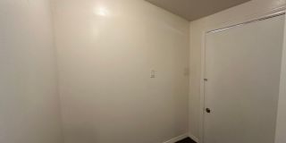 1947 Wilcox Avenue Gallery 17