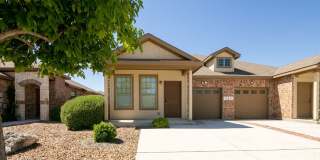 Beautiful 3 Bedroom Duplex Located in New Braunfels, Texas! Gallery 1