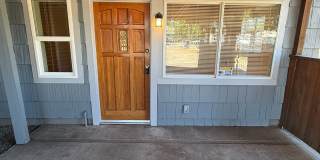 Updated 3-bedroom, 1 bath triplex in Springfield! Gallery 8