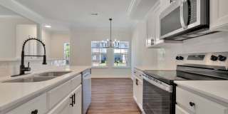 4 Bed 3 Bath Townhome located close to University! Gallery 13