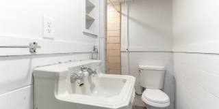 2625 Gunnison Street Gallery 18