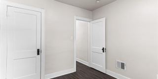 1473 Empire Avenue Gallery 13