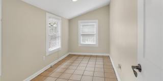 585 Jones Avenue Gallery 13