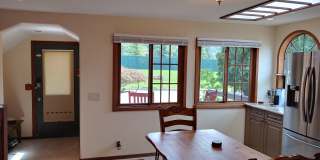 Fully Furnished Executive Sander's Beach Rental Gallery 8