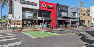 Onyx on Park Gallery 81