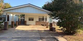 1413 NW Andrews | $1,100/mo | 3 Bed | 2 Bath Gallery 1