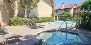 5151 Walnut Gallery 27