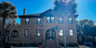 195 Tradd St Gallery 1