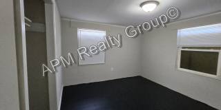 Updated two bedroom - Harden St. Gallery 5