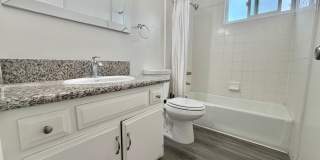 Spacious 2BD with Private Laundry Room, Garage Parking & Private Entrance Spacious 2BD with Private Laundry Room, Garage Parking & Private Entrance Gallery 12