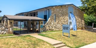 Tuscany Square Apartments Gallery 7