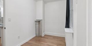 1225 SPRUCE Street Gallery 20