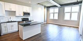 3833 N Broadway Gallery 73