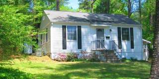 Lovely 2 bedroom home with hardwood floors, deck and sweet location in Chapel Hill Lovely 2 bedroom home with hardwood floors, deck and sweet location in Chapel Hill Gallery 1