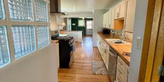 Stunning 3 Bed / 2 Bath Home on 10th Street! Gallery 25