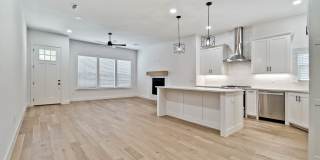 502 W Persimmon St Gallery 10