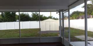 Cute 2 Bedroom 1 Bath with huge Screen Porch Gallery 28