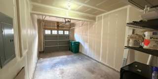 Bright Open-Concept Condo with 1-Car Garage in Prime Commuter Location Gallery 31