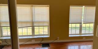 2 bed 1 bath home Gallery 6