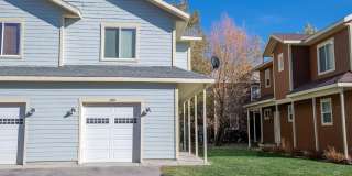 Fully Furnished 2 BR Townhouse in Driggs with Attached Garage Gallery 1