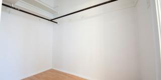 5957 W Madison St Gallery 21