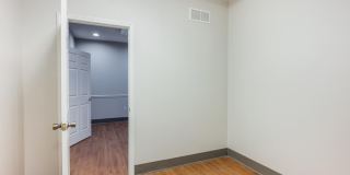 551 Westport Road Gallery 27