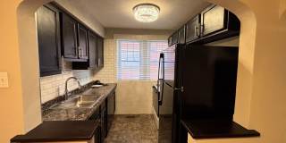 One Bedroom Apartment with Garage Parking! Gallery 2