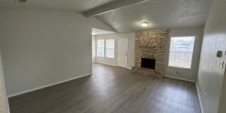 PRELEASING FOR MID AUGUST! Cozy 3/2 in the Heart of South Austin! Gallery 3