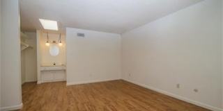 Rarely Available Private 5 Bed 3 Bath House w/ 2 Masters Gallery 9