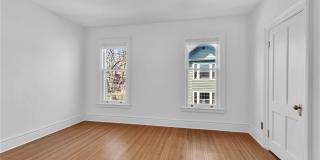 887 W Ferry Street Gallery 28