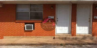 Cozy one bedroom duplex! Cozy one bedroom duplex! Gallery 1