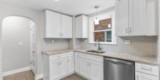 Charming 3-Bed Dutch Colonial with Modern Updates & Massive Yard – Minutes from German Village! Gallery 25