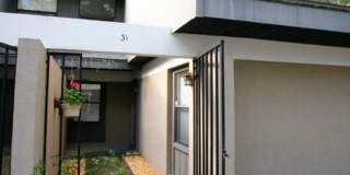 Beautiful 2 bedroom/ 2 bath townhome Gallery 1