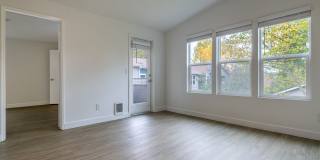 The Docks at Redmond Lakeview Gallery 41