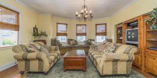 34 4th Avenue Gallery 9