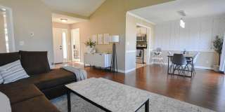 Pet Friendly Three Bedroom with Bonus! Gallery 6
