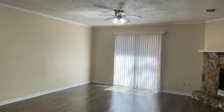 2 Bedroom Townhome in Lexington Square 2 Bedroom Townhome in Lexington Square Gallery 4