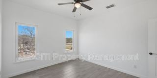 895 E Mather St Gallery 26