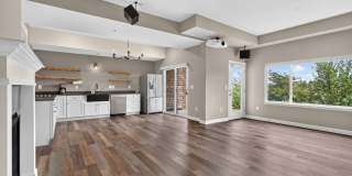 Updated 3BD/3BA Townhome: Quartz Counters, Full Basement Suite/Home Theater, Central A/C Gallery 4