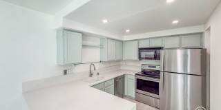 SD: Spacious 2BD/2.5BA home in Del Cerro with Fireplace, Private Balcony & 2-Car Garage Gallery 7