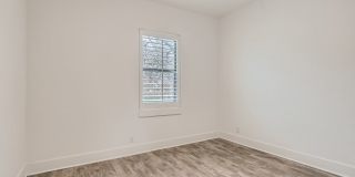 425 E Mistletoe Ave. Gallery 8