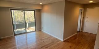 Cozy 3 Bedroom 1 Bathroom Condo- Conveniently Located at DC line Gallery 10
