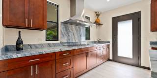 Kahala Zen: Spacious Modern Oasis w/ Studio, Garden & Lush Garden Gallery 22